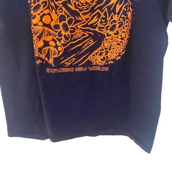 NASA short sleeve graphic exploring new worlds medium orange - Picture 3 of 5